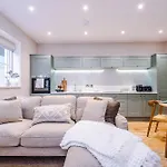 Cathedral - Perfect For Large Families Holiday home *