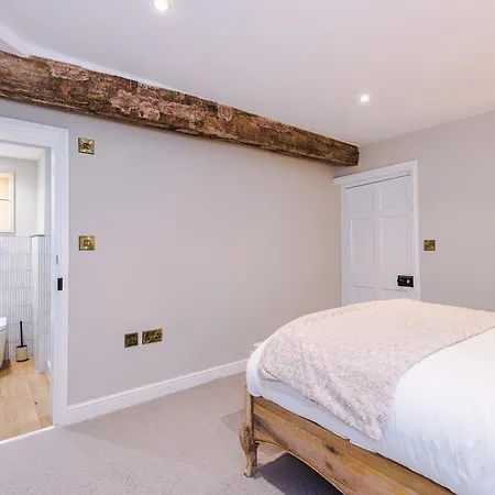 Cathedral - Perfect For Large Families *